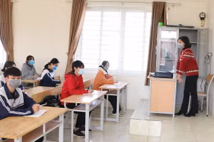 Các trường THPT đang tăng cường ôn tập cho học sinh khối 12.