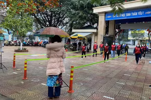 Diễn tập đón học sinh trở lại trường của Trường Tiểu học Phan Đình Giót (Thanh Xuân, Hà Nội). Ảnh: NTCC
