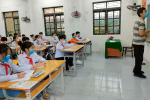 Học sinh Trường THCS Gia Vân (Gia Viễn, Ninh Bình) học và ôn tập trực tiếp tại trường. Ảnh: NTCC