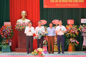 Khai giảng mô hình "Câu lạc bộ tiếng Anh công đồng" tại xã Kim Liên, huyện Nam Đàn, Nghệ An. 
