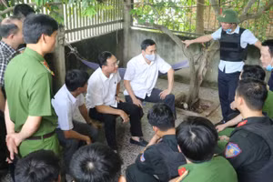 Ban Giám đốc Công an tỉnh Nghệ An có mặt tại hiện trường chỉ đạo bắt nghi can nổ súng.