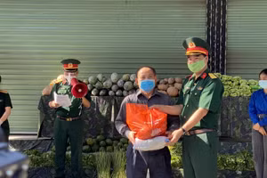 "Gian hàng 0 đồng" trao nhu yếu phẩm cho người dân khó khăn trong thời gian TP Vinh, Nghệ An thực hiện giãn cách xã hội