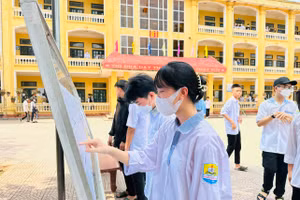 Thí sinh xem điểm thi (ảnh minh họa).