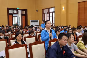 Công nhân lao động phát biểu tại hội nghị đối thoại (ảnh minh họa).