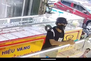 Hình ảnh ghi lại nam thanh niên cướp tài sản. Ảnh: Công an Thanh Khê. 