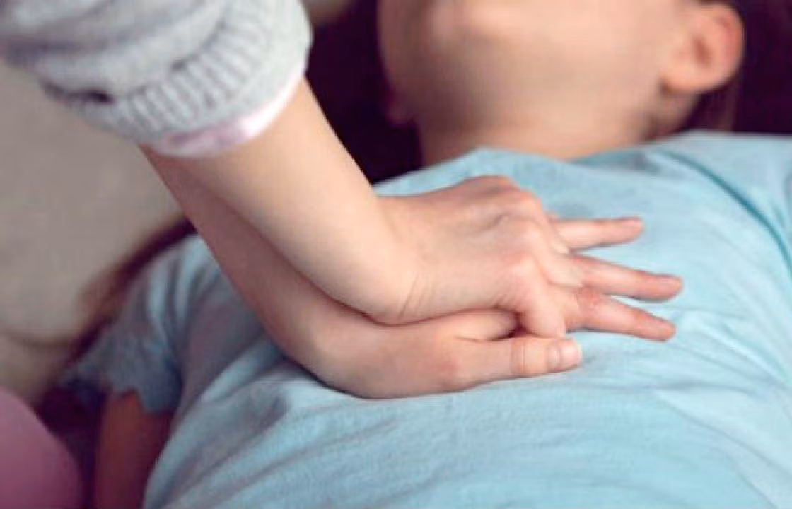 Khi thực hiện ép tim ngoài lồng ngực, cần thao tác đúng kỹ thuật. Ảnh minh họa: INT