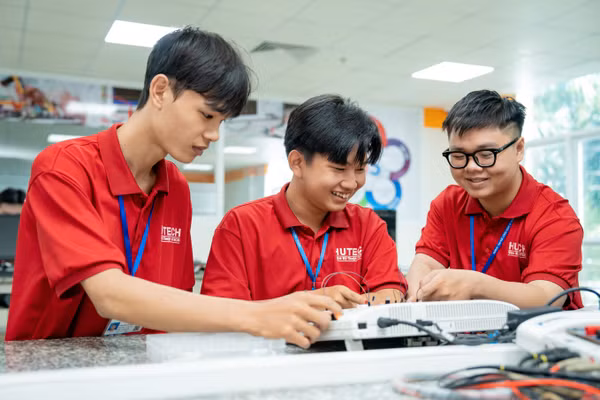 HUTECH lựa chọn cách đào tạo AI không dừng ở lý thuyết mà hướng thẳng vào năng lực ứng dụng. Ảnh: HUTECH