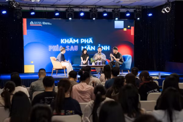 Buổi talkshow 'Đồng nhịp sáng tạo - Kể nên màn ảnh' tại Trường ĐH Hoa Sen.
