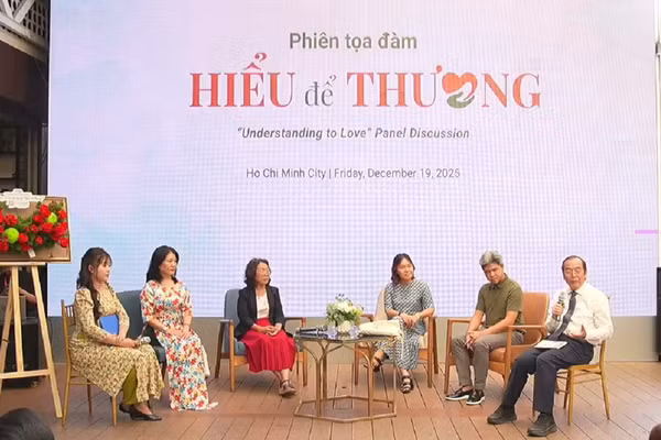 Các chuyên gia tâm lý, giáo viên cùng tham gia tọa đàm "Hiểu để Thương" tại TPHCM.