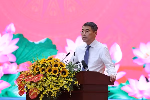 Thủ tướng Lê Minh Hưng phát biểu tại lễ phát động phong trào thi đua "Quyết tâm thực hiện thắng lợi mục tiêu tăng trưởng bền vững 2 con số giai đoạn 2026-2030".