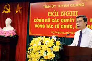 Ông Ma Thế Hồng, Phó Bí thư Tỉnh ủy Tuyên Quang phát biểu nhận nhiệm vụ.