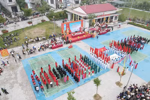 Lễ khai mạc đại hội Thể dục thể thao xã Đạo Trù được tổ chức tại nhà văn hóa thôn Đồng Pheo.