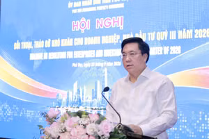 Chủ tịch UBND tỉnh Phú Thọ Trần Duy Đông phát biểu tại hội nghị.