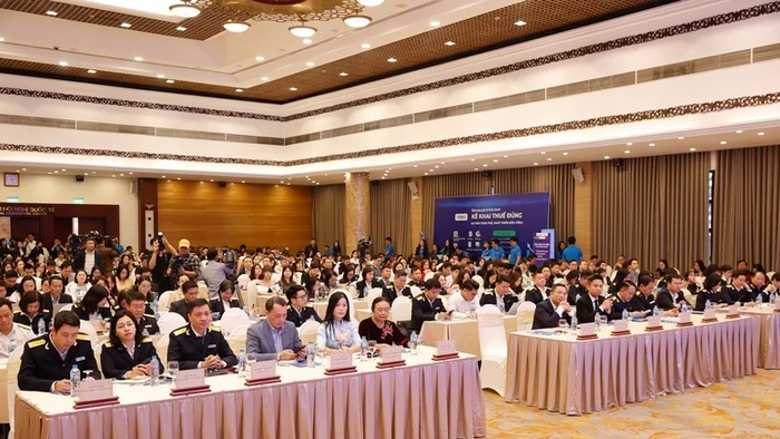 Các đại biểu tham dự Hội thảo "Giải pháp giúp hộ kinh doanh kê khai thuế đúng, an tâm tuân thủ, phát triển bền vững".