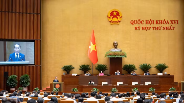 Chiều 23/4, tiếp tục Kỳ họp thứ Nhất, Quốc hội khóa XVI biểu quyết thông qua Luật Tiếp cận thông tin (sửa đổi)