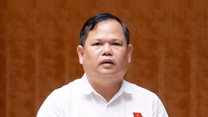 Đại biểu Quốc hội Nguyễn Duy Thanh (Cà Mau) đề nghị nâng ngưỡng doanh thu chịu thuế với hộ kinh doanh lên 3 tỷ đồng/năm. 