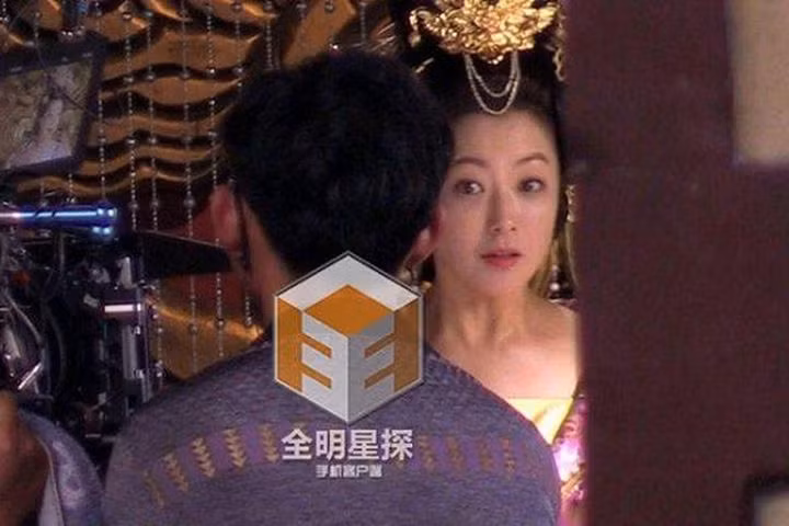 Rò rỉ tạo hình Võ Tắc Thiên của Kim Hee Sun