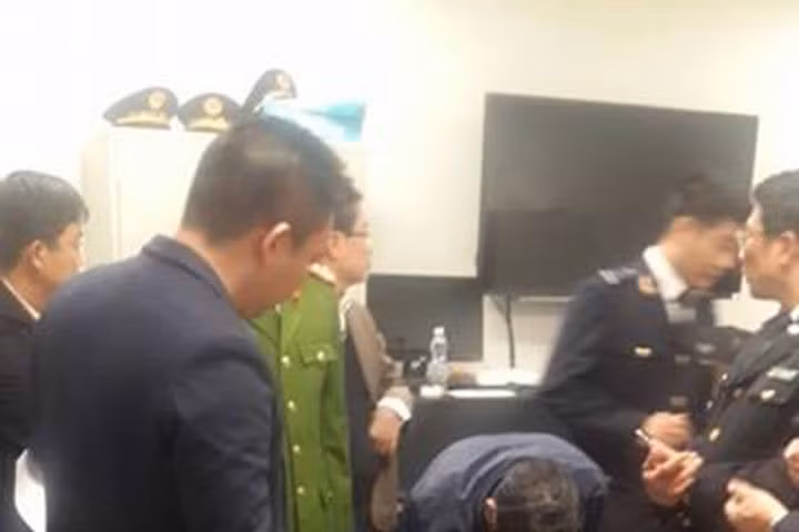 Bắt giữ lô hàng hơn 50 kg nghi sừng tê giác qua đường hàng không