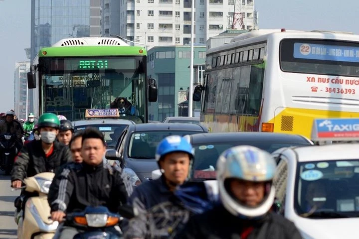 Những hình ảnh "ngán ngẩm" của buýt nhanh trong ngày đầu thử nghiệm