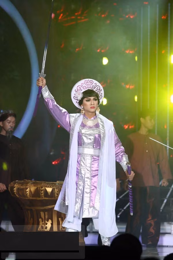 Hoài Lâm làm khán giả khóc, Minh Thuận khiến khán giả cười - 1