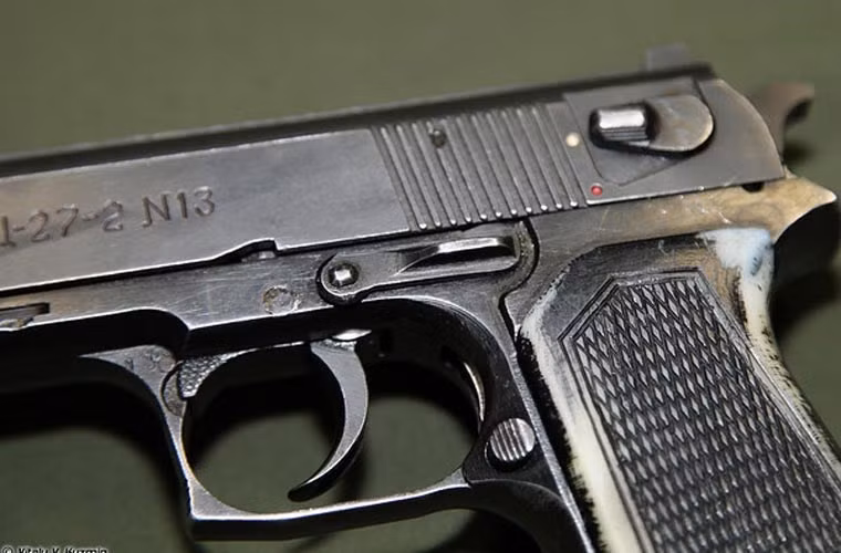 Tận mắt mẫu súng lục “khủng” của đặc nhiệm Nga ảnh 7