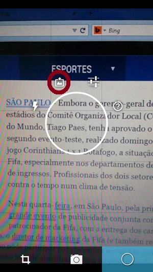 Dịch văn bản qua hình ảnh chụp bằng Google Goggles: Sau khi bấm nút số 2, hãy lựa chọn biểu tượng được khoanh đỏ để tải ảnh có sẵn lên. E3-Google-Goggles-Dich-van-ban-qua-hinh-anh-chup-Nhan-dien-text.jpg