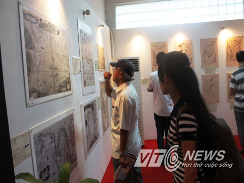 Cuộc triển lãm "Chủ quyền Việt Nam trên Biển Đông và Hoàng Sa, Trường Sa thu hút nhiều nhà nghiên cứu, giới sinh viên các trường đại học ở TP.HCM tham gia
