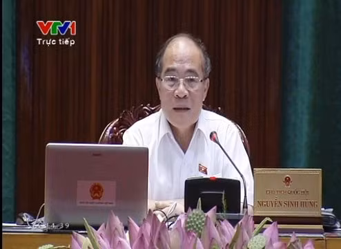 Chủ tịch Quốc hội Nguyễn Sinh Hùng điều hành phiên chất vấn