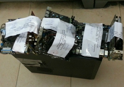 Tang vật vụ án cảnh sát thu giữ tại nhà Quỳnh. 20140624-104916-JPG-5281-1403590700.jpg