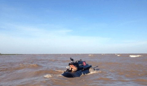 Ông Hòa tự sửa tàu khi gặp sự cố trên biển ngày 30/5