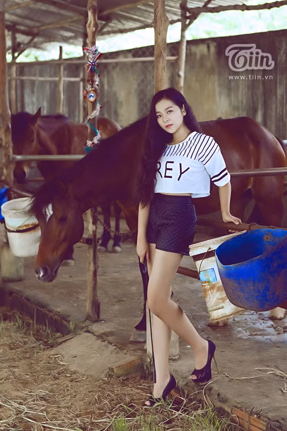 Tam Triều Dâng “Anh Hoài Lâm hay nhắn tin và hát cho tôi nghe”