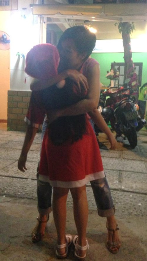 Tấm hình hiếm hoi của bé "Gà con", con gái Phương Thanh được chia sẻ trên trang cá nhân cách đây không lâu.