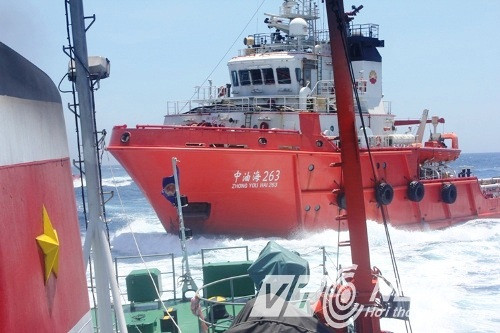 Những ngày qua, tàu Trung Quốc không ngừng đâm va, phun vòi rồng và uy hiếp tàu Việt Nam tại khu vực giàn khoan Hải Dương 981