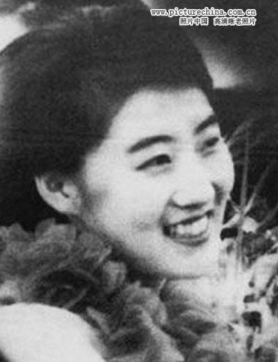 Nụ cười xinh đẹp khiến nhiều người mê mẩn.