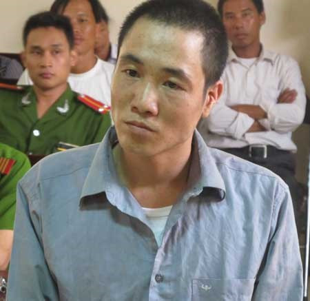 Bị cáo Nguyễn Văn Hệ tại tòa.