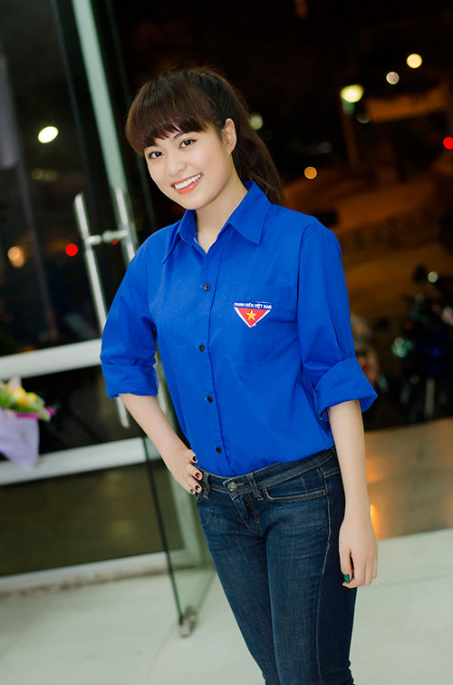 Khi các hotgirl sexy nhất showbiz Việt làm thanh niên tình nguyện - ảnh 3 Hình ảnh: Khi các hotgirl sexy nhất showbiz Việt làm thanh niên tình nguyện số 3