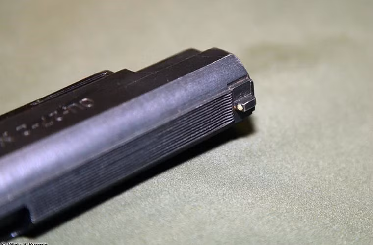 Tận mắt mẫu súng lục “khủng” của đặc nhiệm Nga ảnh 6