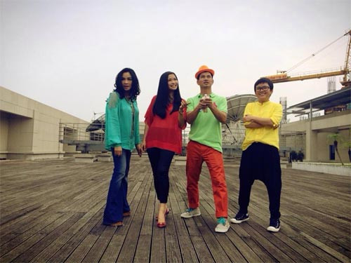 Hoài Lâm lơ ngơ ở HongKong, Hà Hồ phơi chân nơi quán xá ảnh 6 Hồ Ngọc Hà một mình đi ăn chè giữa đêm - 6