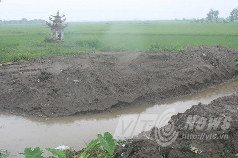 Khu đất được cho là tìm thấy mộ của Trạng Trình gây xôn xao dư luận năm 2012 Khu đất được cho là tìm thấy mộ của Trạng Trình gây xôn xao dư luận năm 2012