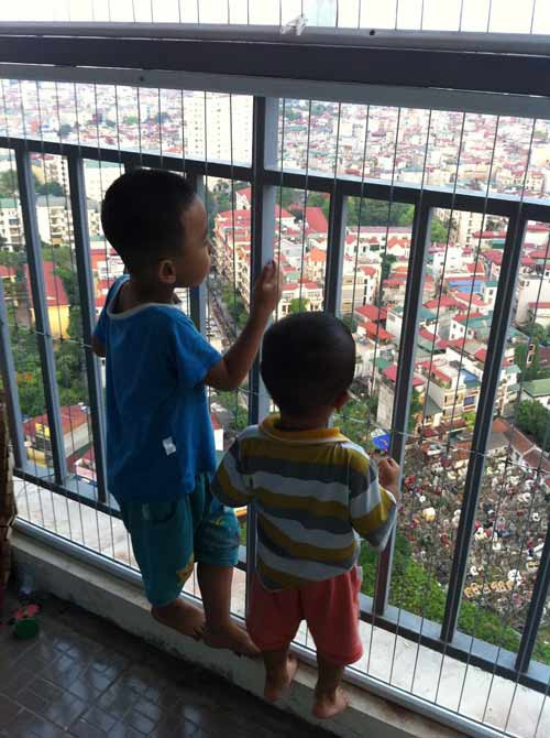 Chuồng cọp nhà tầng bảo vệ con với ngã ảnh 2 Muôn