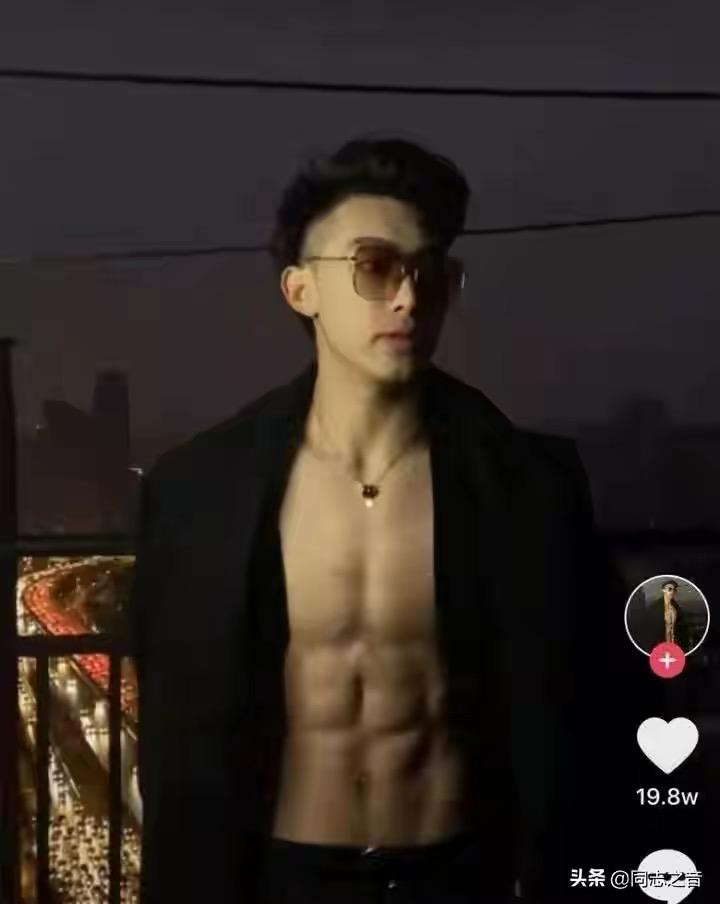 Soái ca, soái tỷ TikTok bị lộ ảnh qua cam thường "đẹp đến... xuất quỷ" ảnh 5