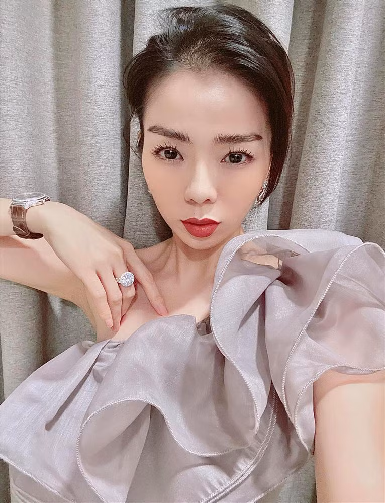 Lệ Quyên liên tục phát ngôn ẩn ý giữa nghi vấn rạn nứt hôn nhân-12