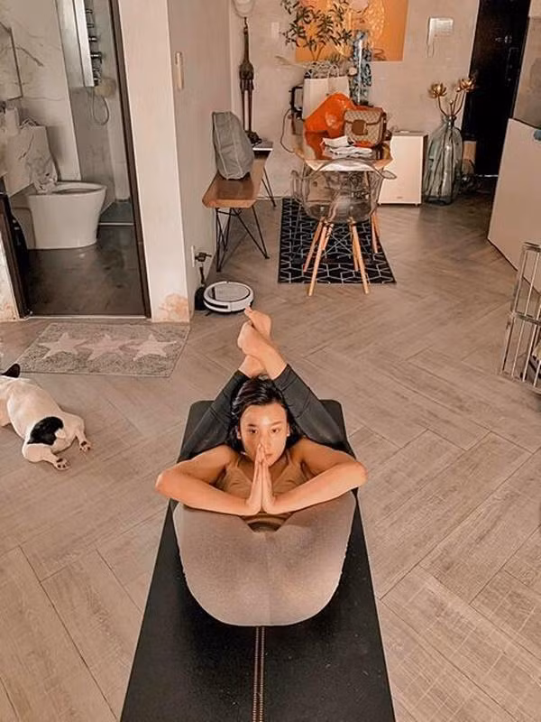 Đông Nhi - Hoàng Thùy Linh giống nhau kinh ngạc ảnh 8