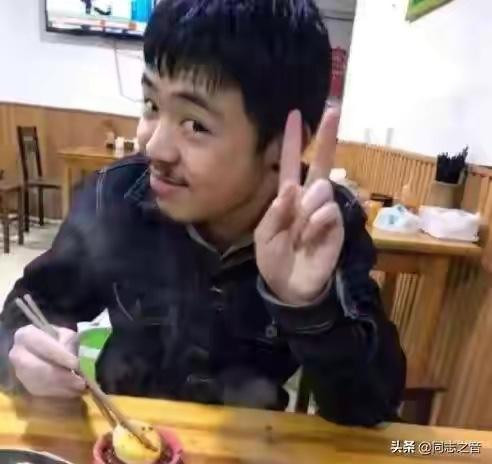 Soái ca, soái tỷ TikTok bị lộ ảnh qua cam thường "đẹp đến... xuất quỷ" ảnh 19