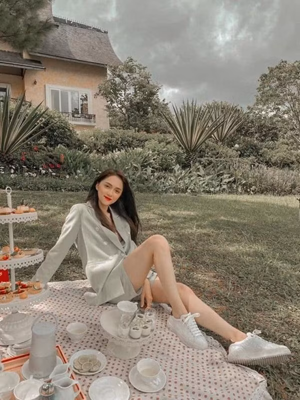 Đông Nhi - Hoàng Thùy Linh giống nhau kinh ngạc ảnh 2