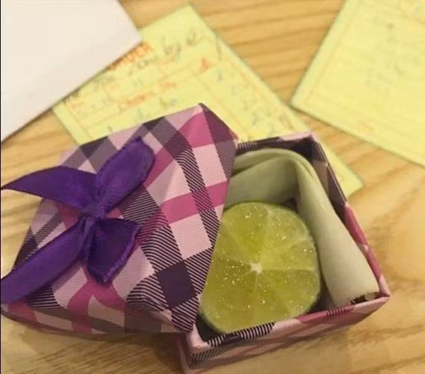 Quà 20/10 bá đạo của các ông chồng khiến vợ khóc không được, cười chẳng xong-1