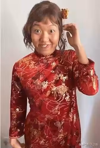 Soái ca, soái tỷ TikTok bị lộ ảnh qua cam thường "đẹp đến... xuất quỷ" ảnh 32