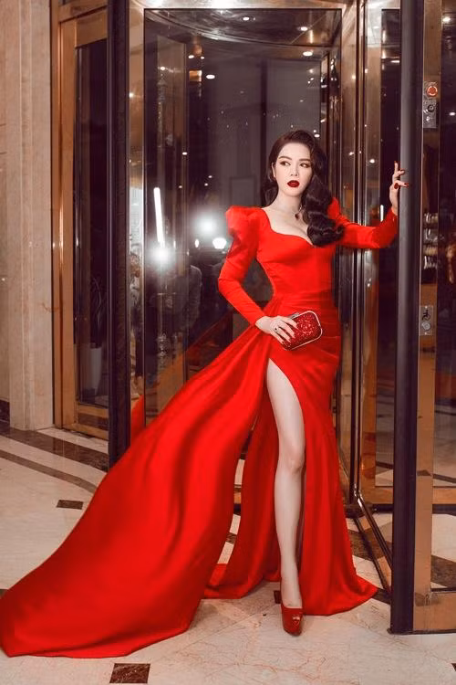 10 bộ cánh sắc đỏ rực rỡ nhất năm 2020 ảnh 9