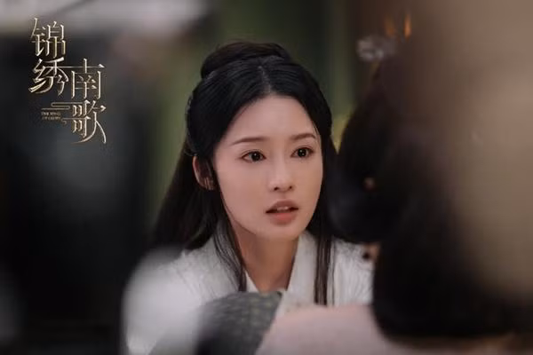 Xao xuyến trước nhan sắc "chim sa cá lặn" của Lý Thấm ảnh 7