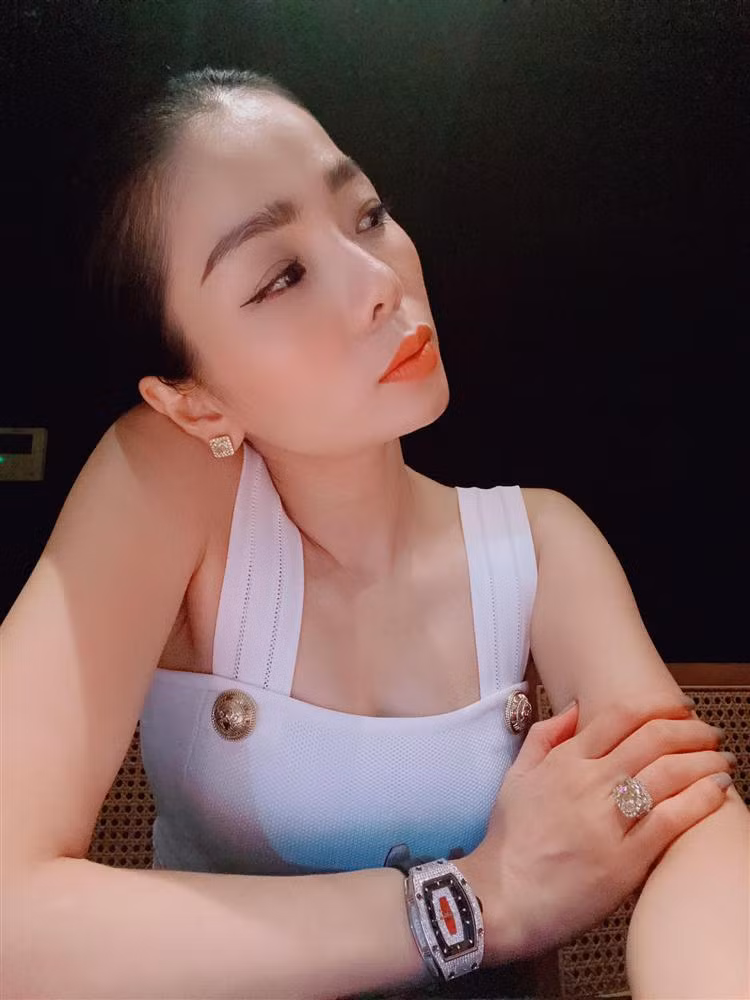 Lệ Quyên liên tục phát ngôn ẩn ý giữa nghi vấn rạn nứt hôn nhân-5